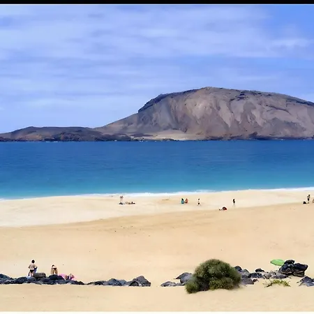 Rojo Nyaraló Caleta de Sebo